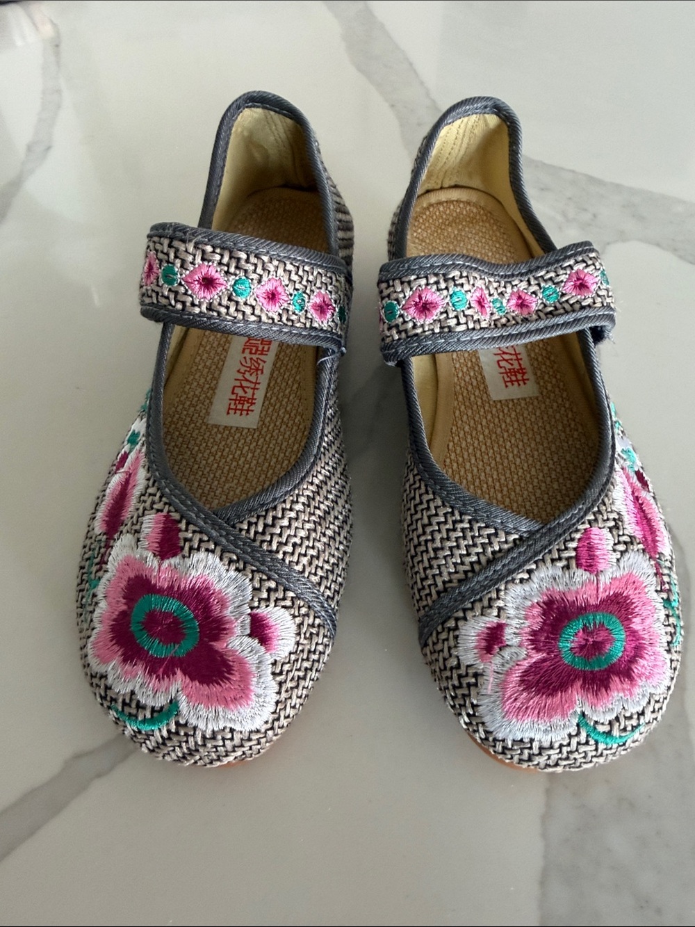 Women’s Mary Jane Shoes Floral Embroidered in Pink and Teal. Wmn’s 7.5-8. Cute - Picture 6 of 11